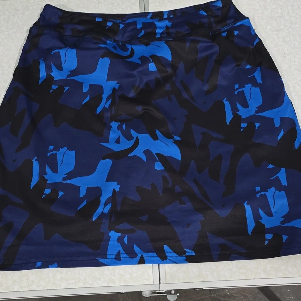 Lafaris brand skirt‎ with built-in shorts Blue camo pattern size Large